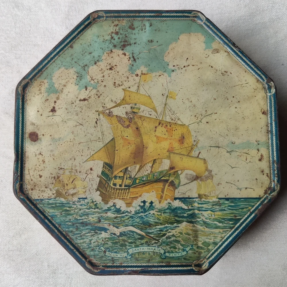 VTG Nautical Ship Biscuit Tin US Landmarks Handle Loose-Wiles Handle Octagon